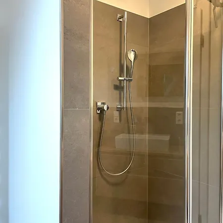 Flori Apartmán *